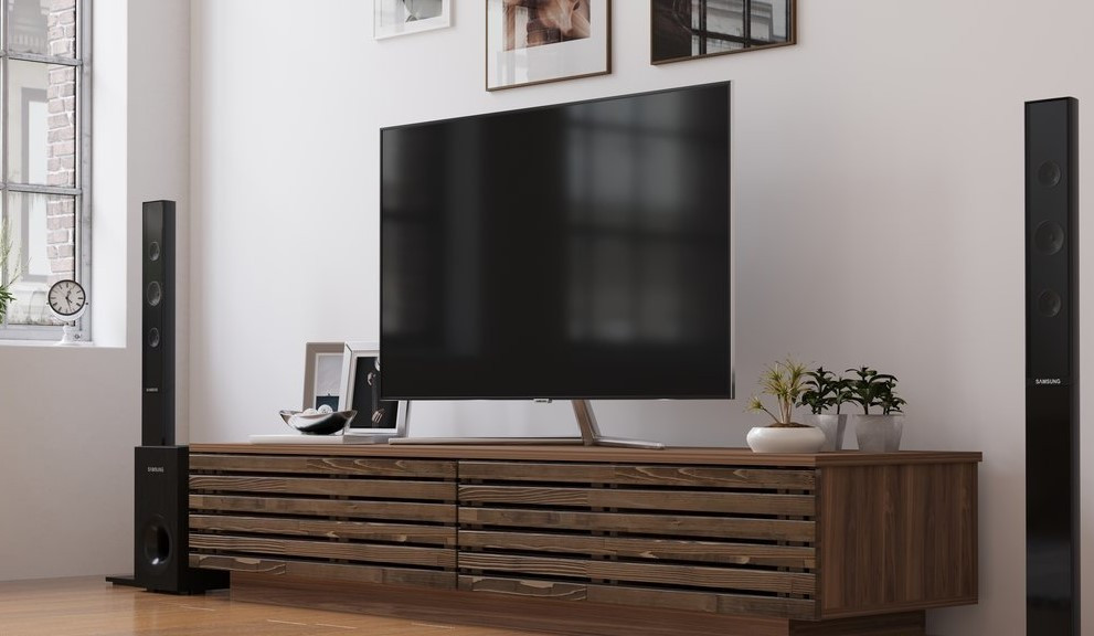 Mueble TV puertas madera maciza acabado con barnices al agua