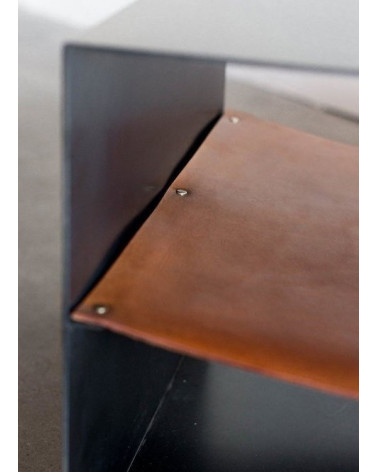 Table d'appoint en métal noir et cuir