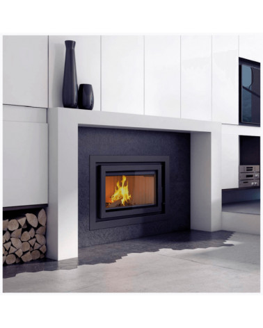 Inserire l'angolo camino Trivision 10 kw