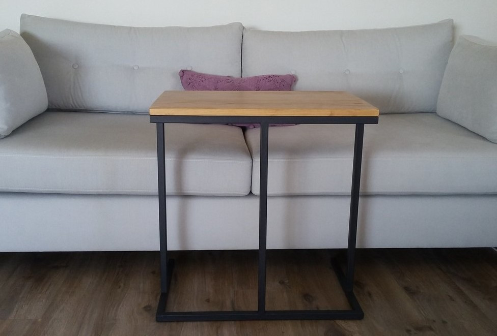 Mesa auxiliar de Madera para el sofa o cama